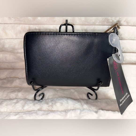 No Boundaries NWT Black Women's Wristlet Wallet - Picture 1 of 7